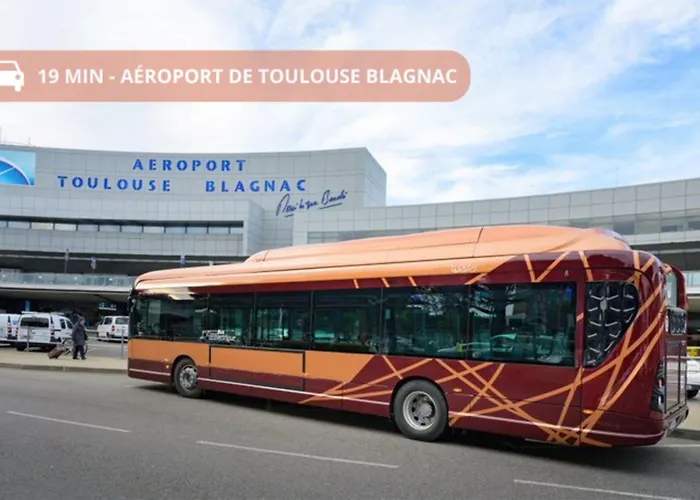 T2 Centre - 5 Min Metro St Cyprien アパート