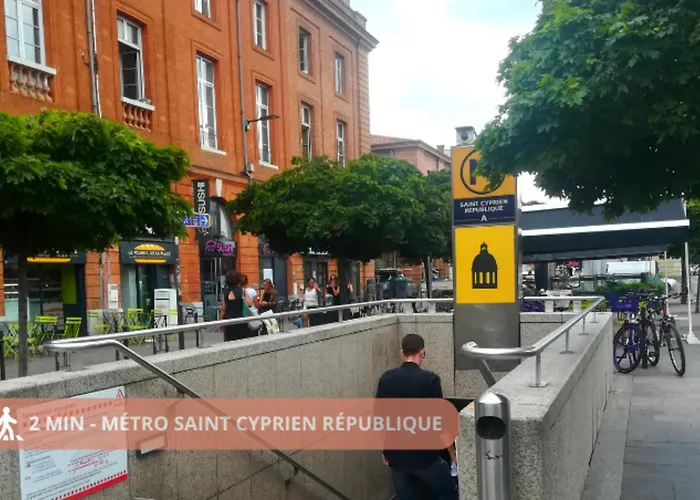 T2 Centre - 5 Min Metro St Cyprien アパート